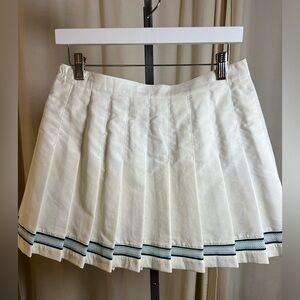 Tail Tennis Skirt  Womens 12 White Pleated Side Zip